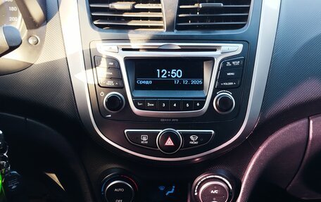 Hyundai Solaris II рестайлинг, 2015 год, 1 070 000 рублей, 11 фотография