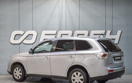 Mitsubishi Outlander III рестайлинг 3, 2013 год, 1 400 000 рублей, 2 фотография