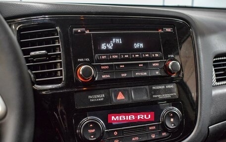 Mitsubishi Outlander III рестайлинг 3, 2013 год, 1 400 000 рублей, 12 фотография