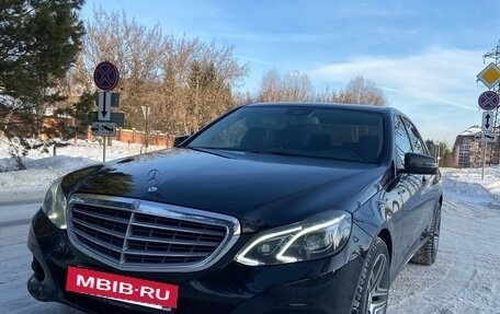 Mercedes-Benz E-Класс, 2015 год, 1 950 000 рублей, 3 фотография