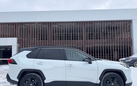 Toyota RAV4, 2020 год, 3 150 000 рублей, 4 фотография