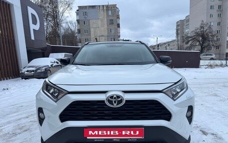 Toyota RAV4, 2020 год, 3 150 000 рублей, 2 фотография