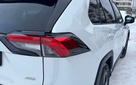 Toyota RAV4, 2020 год, 3 150 000 рублей, 24 фотография