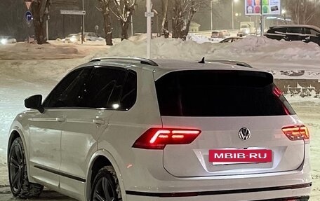 Volkswagen Tiguan II, 2019 год, 3 280 000 рублей, 2 фотография