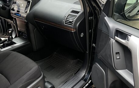 Toyota Land Cruiser Prado 150 рестайлинг 2, 2021 год, 5 700 000 рублей, 12 фотография