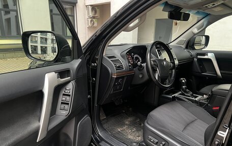 Toyota Land Cruiser Prado 150 рестайлинг 2, 2021 год, 5 700 000 рублей, 7 фотография