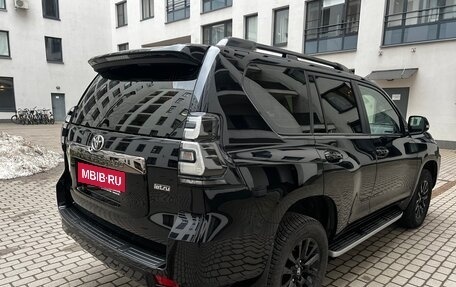 Toyota Land Cruiser Prado 150 рестайлинг 2, 2021 год, 5 700 000 рублей, 5 фотография