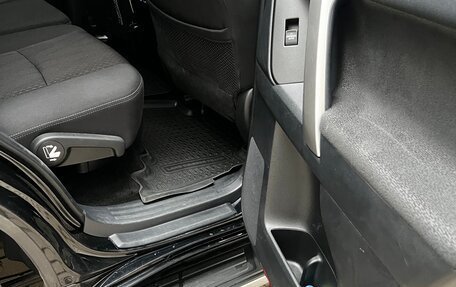 Toyota Land Cruiser Prado 150 рестайлинг 2, 2021 год, 5 700 000 рублей, 13 фотография