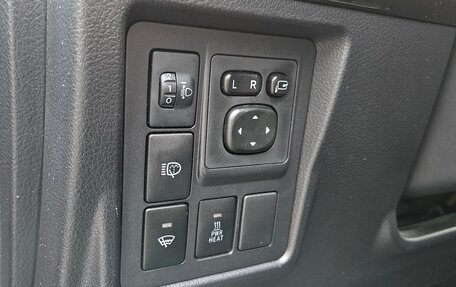 Toyota Land Cruiser Prado 150 рестайлинг 2, 2013 год, 3 150 000 рублей, 12 фотография