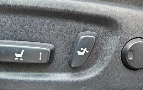 Toyota Land Cruiser Prado 150 рестайлинг 2, 2013 год, 3 150 000 рублей, 13 фотография