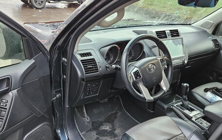 Toyota Land Cruiser Prado 150 рестайлинг 2, 2013 год, 3 150 000 рублей, 11 фотография