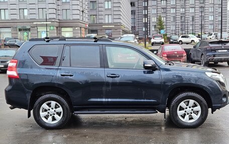 Toyota Land Cruiser Prado 150 рестайлинг 2, 2013 год, 3 150 000 рублей, 8 фотография