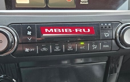 Toyota Land Cruiser Prado 150 рестайлинг 2, 2013 год, 3 150 000 рублей, 17 фотография