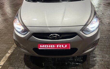 Hyundai Solaris II рестайлинг, 2011 год, 710 000 рублей, 1 фотография