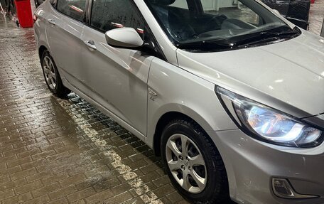Hyundai Solaris II рестайлинг, 2011 год, 710 000 рублей, 9 фотография