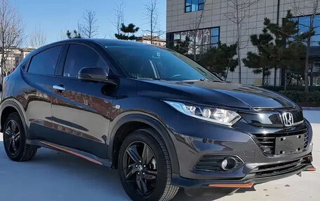 Honda Vezel, 2022 год, 1 880 000 рублей, 3 фотография