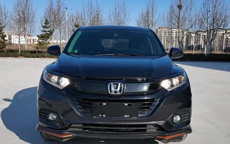 Honda Vezel, 2022 год, 1 880 000 рублей, 2 фотография