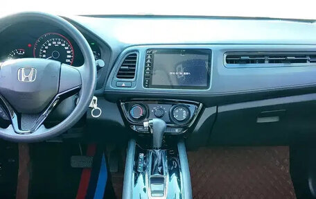 Honda Vezel, 2022 год, 1 880 000 рублей, 8 фотография