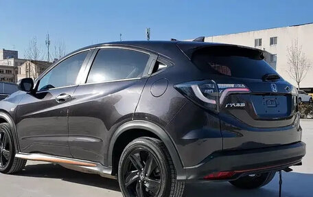 Honda Vezel, 2022 год, 1 880 000 рублей, 5 фотография