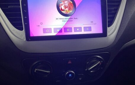 Hyundai Solaris II рестайлинг, 2018 год, 930 000 рублей, 8 фотография