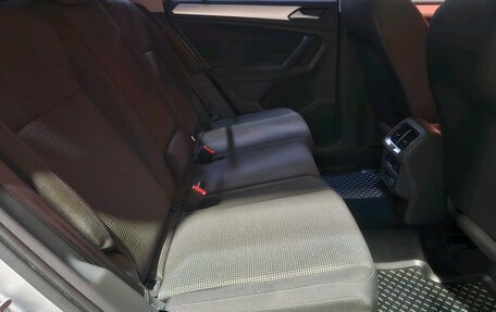 Volkswagen Tiguan II, 2020 год, 2 325 000 рублей, 13 фотография