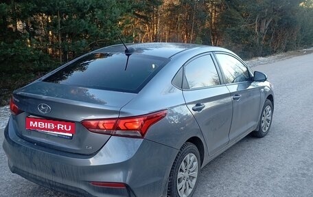 Hyundai Solaris II рестайлинг, 2017 год, 1 050 000 рублей, 3 фотография