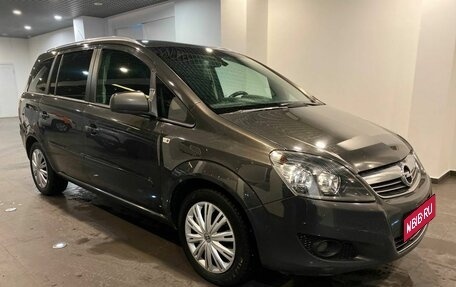 Opel Zafira B, 2013 год, 610 000 рублей, 1 фотография