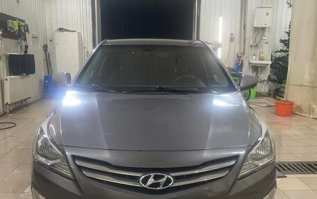 Hyundai Solaris II рестайлинг, 2015 год, 1 036 000 рублей, 1 фотография