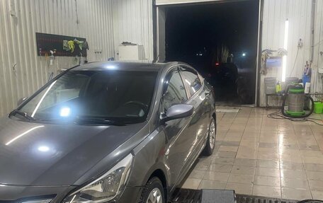 Hyundai Solaris II рестайлинг, 2015 год, 1 036 000 рублей, 5 фотография