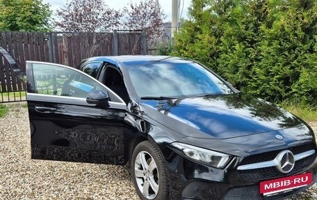 Mercedes-Benz A-Класс, 2018 год, 2 750 000 рублей, 5 фотография