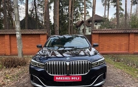 BMW 7 серия, 2019 год, 6 100 000 рублей, 2 фотография