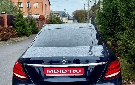 Mercedes-Benz E-Класс, 2019 год, 4 150 000 рублей, 3 фотография