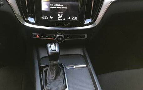 Volvo V60 II, 2020 год, 2 600 000 рублей, 6 фотография