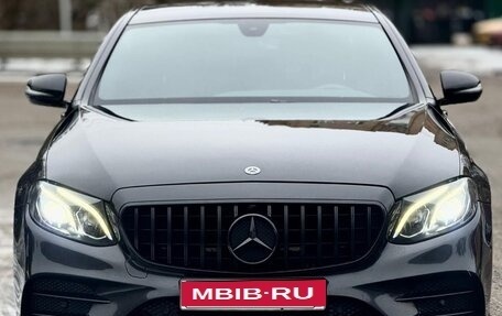 Mercedes-Benz E-Класс, 2018 год, 2 349 000 рублей, 1 фотография