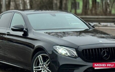 Mercedes-Benz E-Класс, 2018 год, 2 349 000 рублей, 3 фотография