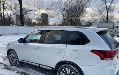 Mitsubishi Outlander III рестайлинг 3, 2021 год, 2 550 000 рублей, 1 фотография