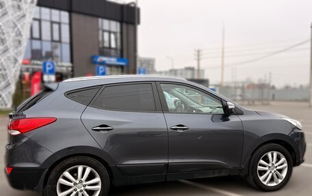 Hyundai ix35 I рестайлинг, 2010 год, 999 000 рублей, 10 фотография