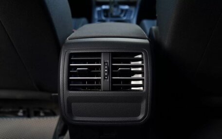 Volkswagen Passat B8 рестайлинг, 2017 год, 1 720 000 рублей, 8 фотография