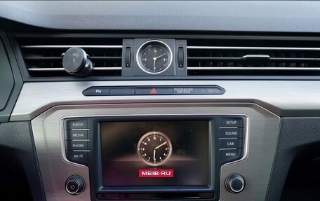 Volkswagen Passat B8 рестайлинг, 2017 год, 1 720 000 рублей, 10 фотография