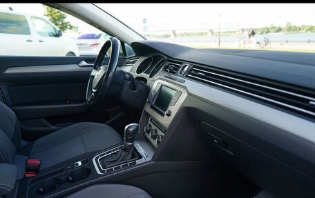 Volkswagen Passat B8 рестайлинг, 2017 год, 1 720 000 рублей, 22 фотография