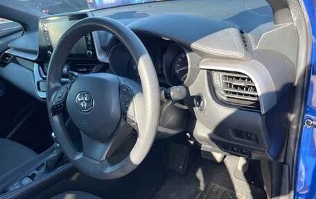 Toyota C-HR I рестайлинг, 2021 год, 1 691 000 рублей, 5 фотография