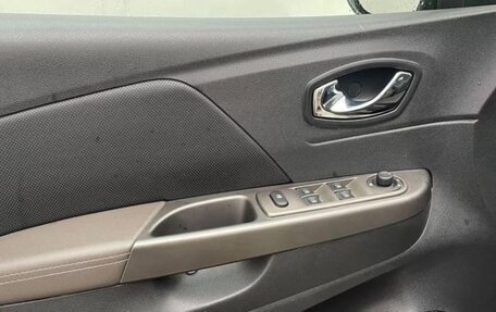 Renault Kaptur I рестайлинг, 2018 год, 1 678 000 рублей, 4 фотография