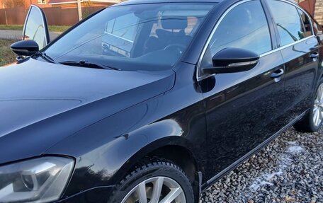 Volkswagen Passat B7, 2013 год, 1 050 000 рублей, 2 фотография