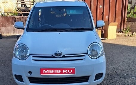 Toyota Sienta I, 2010 год, 570 000 рублей, 1 фотография