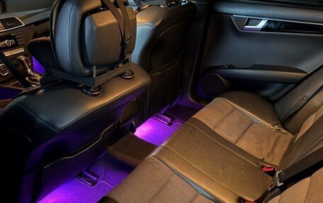 Mercedes-Benz C-Класс, 2011 год, 900 000 рублей, 6 фотография