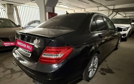 Mercedes-Benz C-Класс, 2011 год, 900 000 рублей, 4 фотография