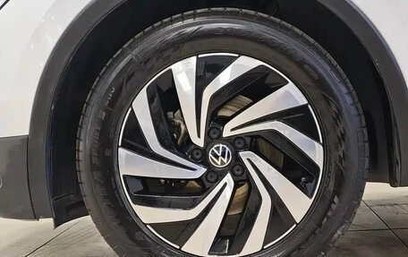 Volkswagen Tiguan II, 2022 год, 1 900 000 рублей, 16 фотография