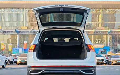 Volkswagen Tiguan II, 2022 год, 1 900 000 рублей, 22 фотография