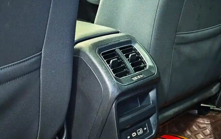 Volkswagen Tiguan II, 2022 год, 1 900 000 рублей, 21 фотография