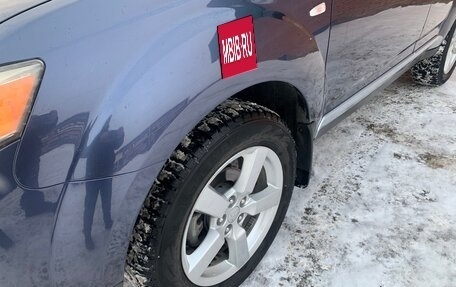 Mitsubishi Outlander III рестайлинг 3, 2008 год, 1 300 000 рублей, 10 фотография